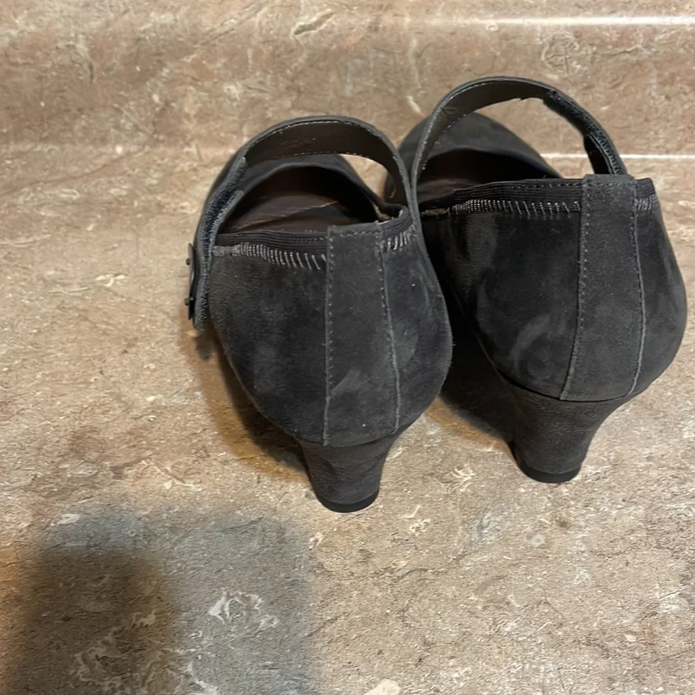 Array Size 9 M Black Mary Jane Heels - Picture 6 of 10
